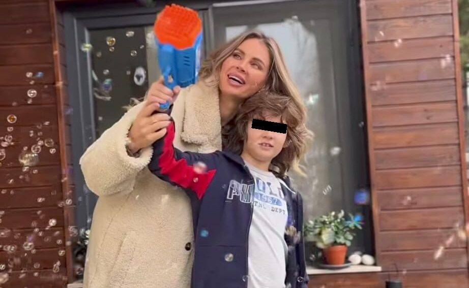 Primii Pași în Antreprenoriat: Noah, Fiul Andreei Bănică, Își Câștigă Banii din Vânzarea Puilor de Găină
