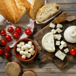 Prețurile Brânzeturilor de Paște: O Analiză Detaliată a Costurilor pentru Telemeaua de Oaie și Alte Delicii în Piața Obor