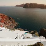 Plaja Roșie din Santorini: O Destinație Irezistibilă pentru Vara Aceasta