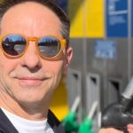 Impactul Crizei Carburanților: Compararea Prețurilor din România, Canada și SUA prin Ochelarii lui Dan Negru