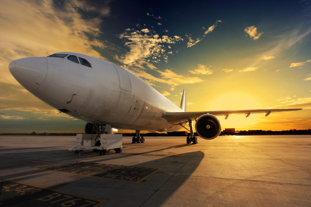 Creșterea prețurilor biletelor de avion: O nouă taxă pentru turiștii români