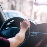 Noua legislație rutieră din România: Obligația de a folosi luminile pe timp de zi – ce trebuie să știe șoferii