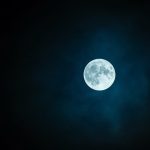Mai 2026: O Lună Plină Dublă și Fenomene Astronomice Răsunătoare
