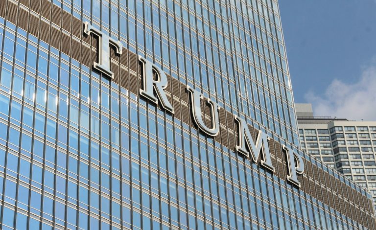 Turnul Trump din București: O Investiție cu Impact Semnificativ asupra Peisajului Imobiliar și Economic Românesc