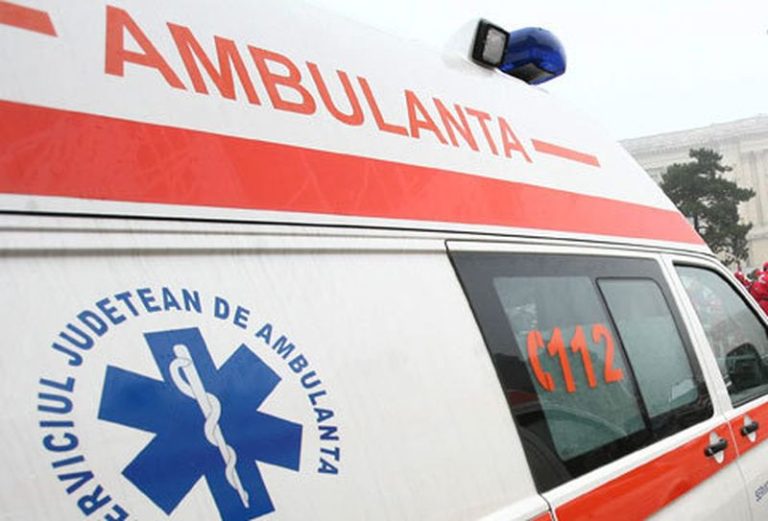 Tragedie în Constanța: O femeie a sărit din ambulanță după ce a ingerat detergent – Analiză a circumstanțelor și implicațiilor
