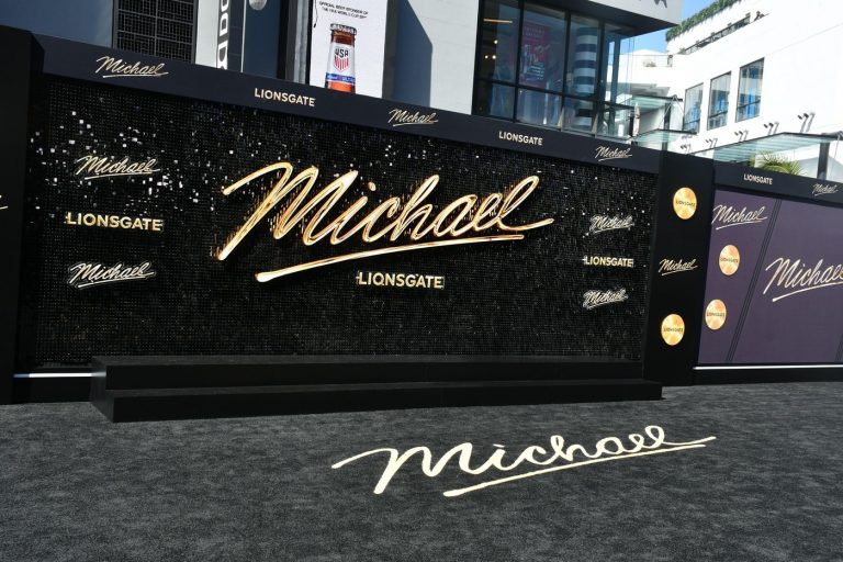 Michael: Un Debut Spectaculos și Controversele din Spatele Ecranului