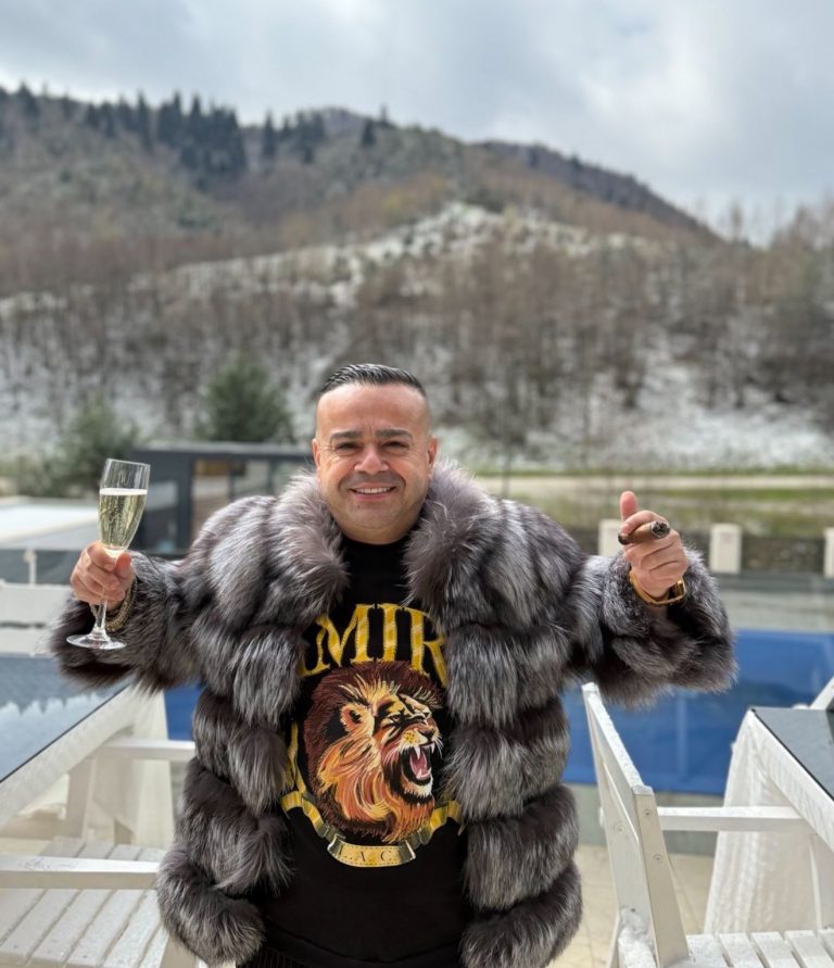 Povestea lui Adrian Minune: De la primele acorduri la dragoste eternă