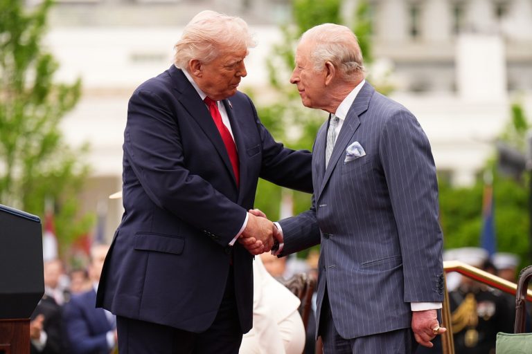 Întâlnirea între Donald Trump și Regele Charles: Detalii neașteptate și implicații profunde