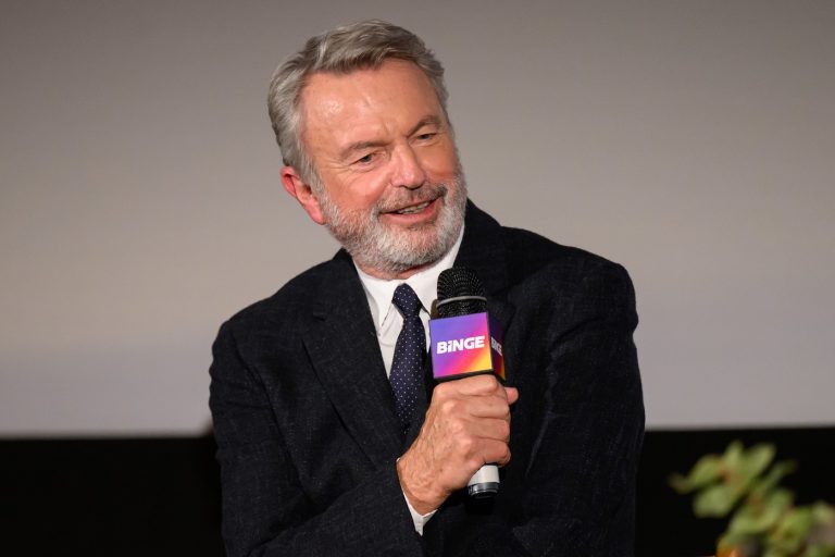 Sam Neill: O Poveste de Speranță și Inovație în Lupta Împotriva Cancerului