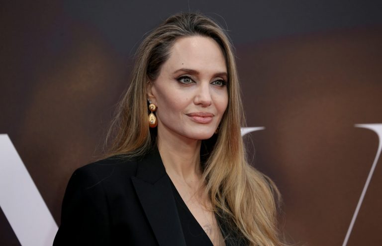 Secretul Frumuseții Angelinei Jolie: Ritualuri Luxoase și Impactul Lor Asupra Tenului