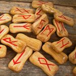Efectele lui Nauthiz Inversat: O Privire Detaliată asupra Provocărilor Zodiilor în 1 Mai 2026