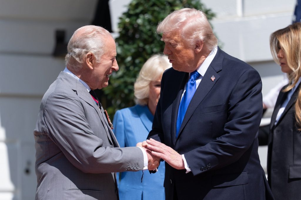 Decizia surprinzătoare a lui Donald Trump: Implicații comerciale și diplomatice după vizita Regelui Charles