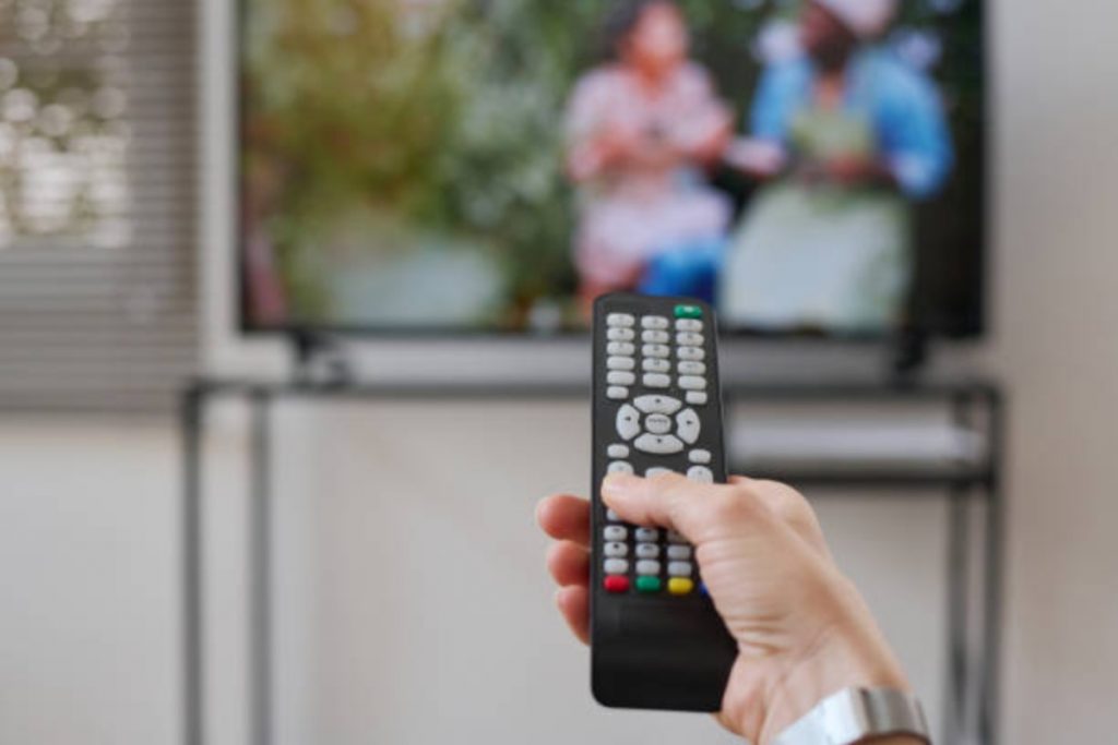 Transformarea TVR: Închiderea TVR Folclor și Implicațiile Sale în Era Digitală