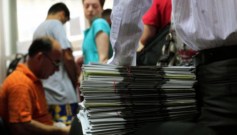 Impactul interzicerii cumulului pensiei cu salariul asupra pensionarilor români: O analiză detaliată