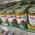 Controversa alimentelor pentru copii: Arestarea suspectului în cazul otravii din borcanele HiPP și implicațiile acestei situații alarmante