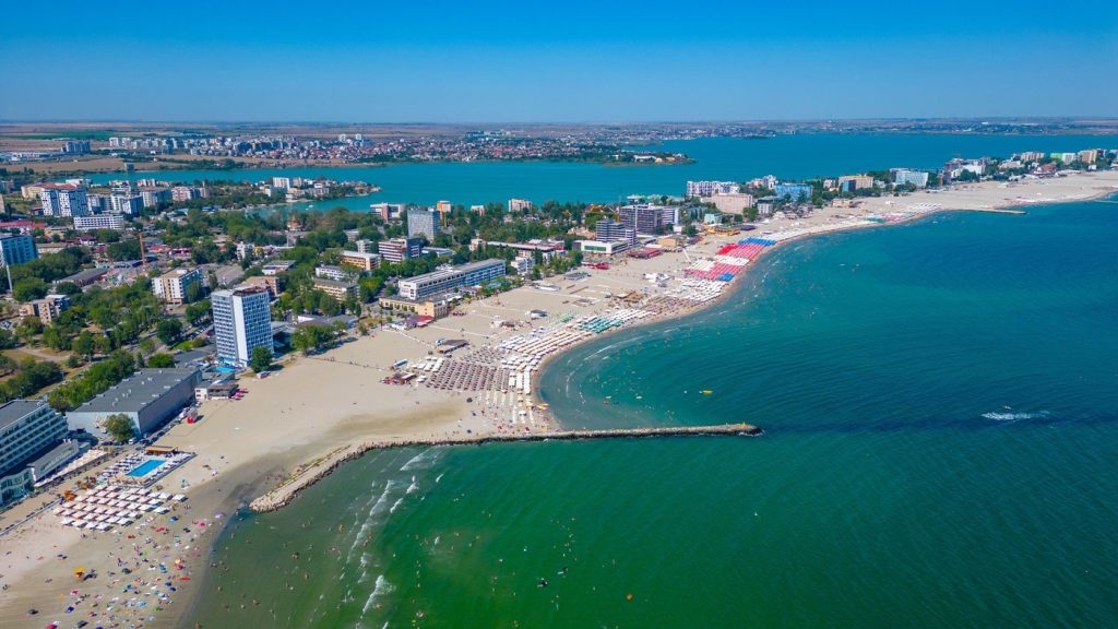 Litoralul Românesc de 1 Mai: O Analiză Detaliată a Cheltuielilor și Distracției pe Malul Mării