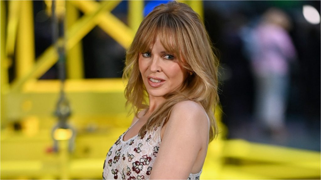 Kylie Minogue și Lupta Cu Cancerul: O Poveste de Reziliență și Inspirație