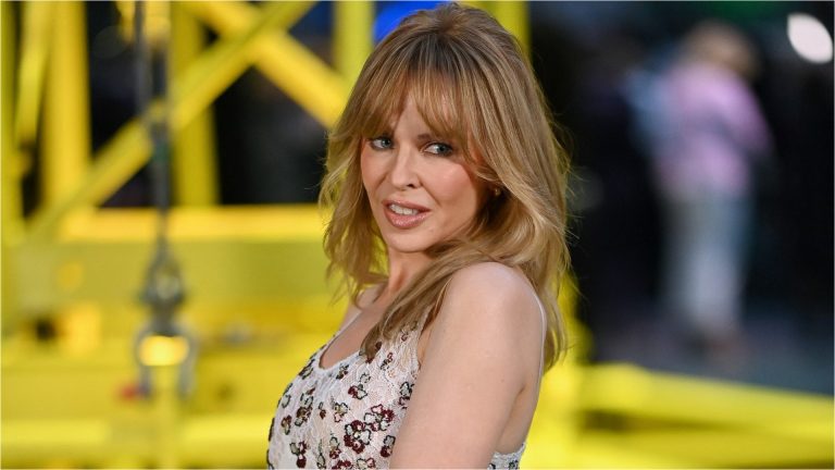 Kylie Minogue și Lupta Cu Cancerul: O Poveste de Reziliență și Inspirație