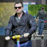 Transformarea lui Fizz: De la Aroganțe la Normalitate pe Trotinetă