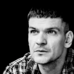 Tudor Chirilă și Întâmplarea Bizară: O Oglindă asupra Societății Românești