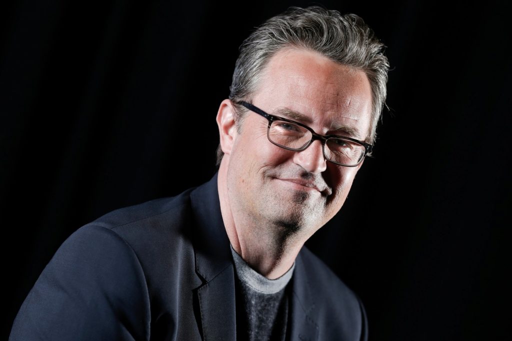 Obiecte personale ale lui Matthew Perry, scoase la licitație: O privire profundă asupra moștenirii unui icon al televiziunii