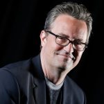 Obiecte personale ale lui Matthew Perry, scoase la licitație: O privire profundă asupra moștenirii unui icon al televiziunii