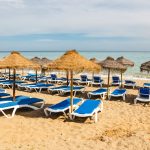 Noua Era a Plajelor Românești: Reguli și Implicații pentru Turiști și Operatorii de Plajă