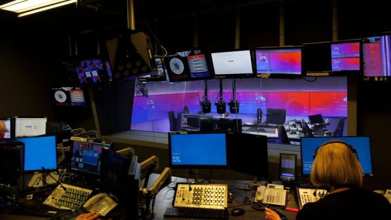 Doliu la BBC: Moartea lui Dave Llewellyn, o voce emblematică a radio-ului britanic
