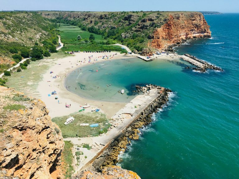 Scumpirile pe litoralul bulgăresc: O analiză detaliată a creșterii prețurilor în Balchik și implicațiile pentru turiștii români