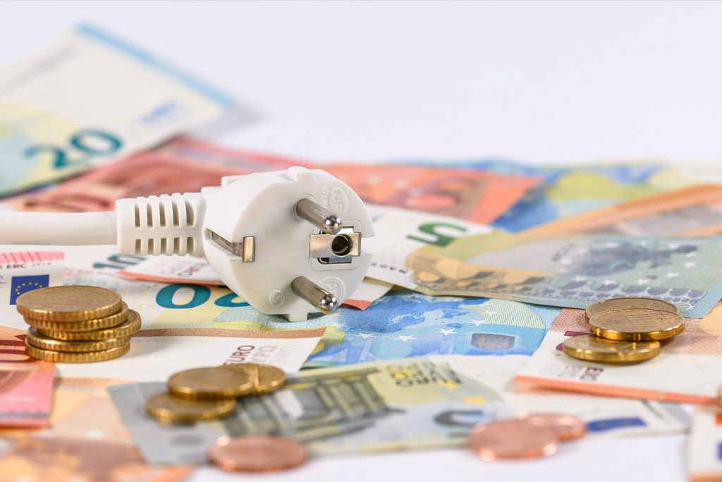 Bateriile de stocare: soluția tehnologică revoluționară pentru facturi mai mici la energie electrică