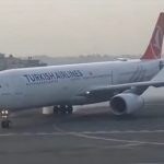 Incident aviatic grav în Nepal: Un avion Turkish Airlines a luat foc la aterizare
