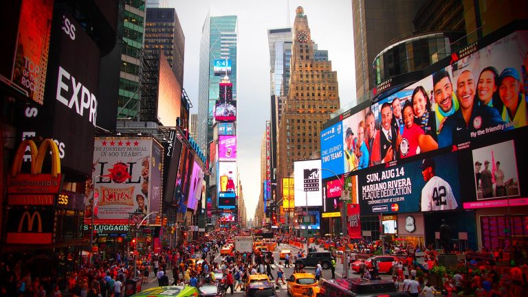 Dansul spontan din Times Square: O celebrare a diversității culturale și a puterii artei de a uni