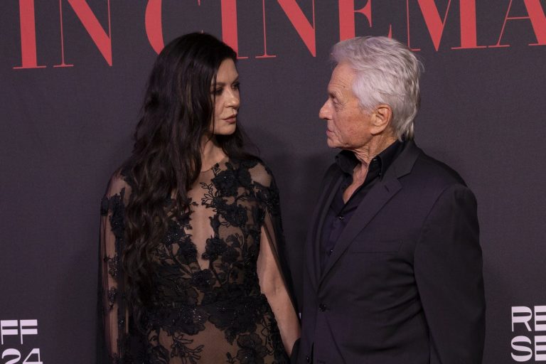 Un Cadou de Lux: Michael Douglas și Catherine Zeta-Jones Își Întăresc Legătura cu un Penthouse în Roma