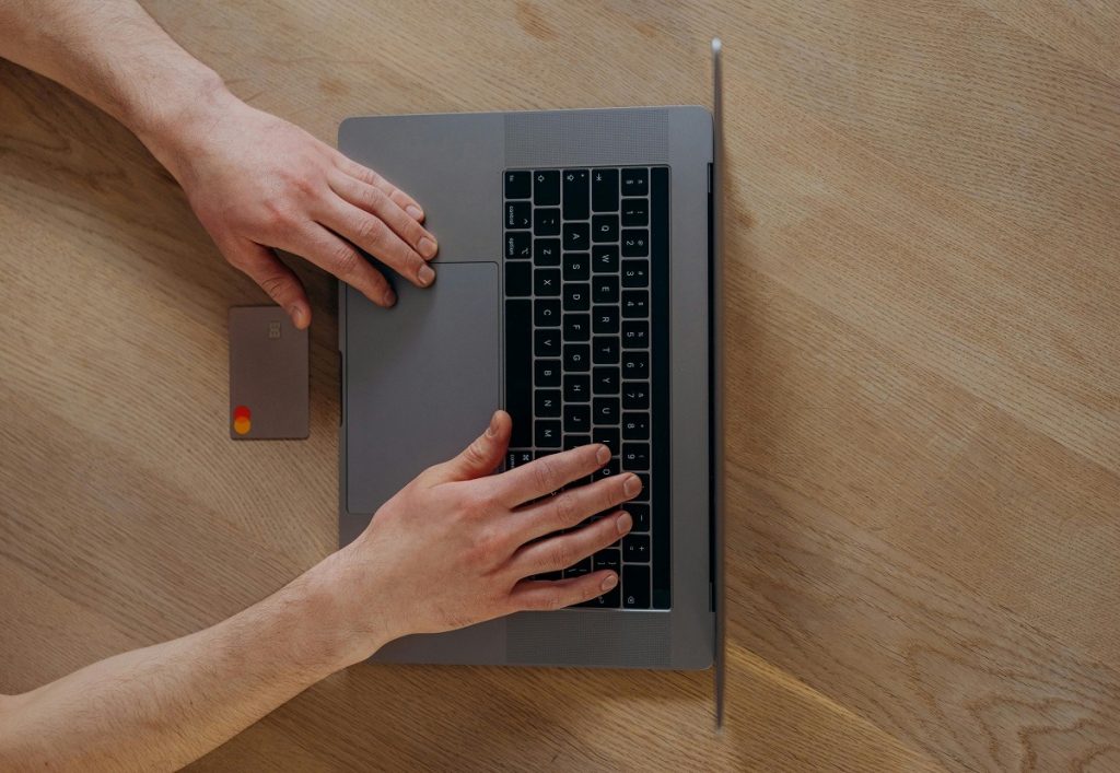 Credite rapide nebancare: Accesibilitate instantanee și impact asupra finanțelor personale