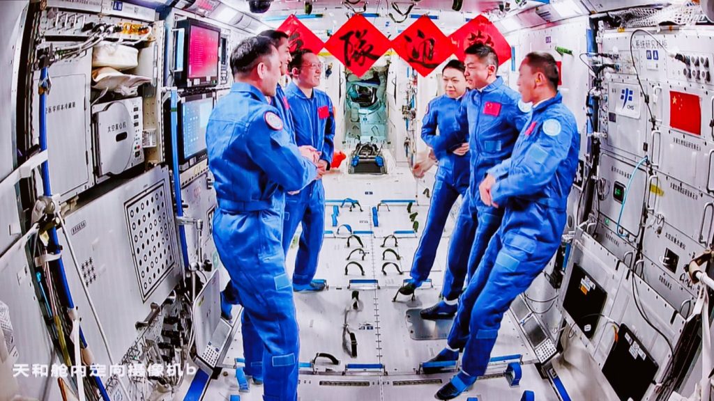 China își consolidează ambițiile spațiale: Misiuni lungi și planuri pentru Lună