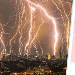 Furtuni electrice de lungă durată în România: Impactul vremii instabile asupra turismului montan