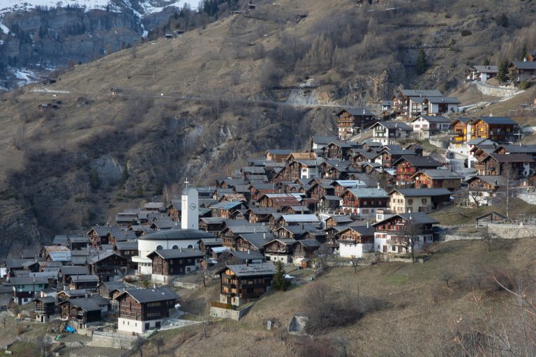 Țările care oferă stimulente financiare pentru străinii care decid să se mute: O analiză detaliată a programelor de atragere a noilor rezidenți