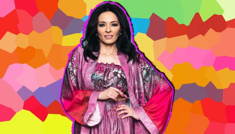 Cosmina Păsărin: De la Starul Playboy la Lupta cu Psoriazisul - O Viață în Luminile și Umbrele Showbizului Românesc