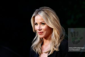 Christina Applegate și lupta sa cu scleroza multiplă: O privire detaliată asupra provocărilor și sprijinului din jurul ei