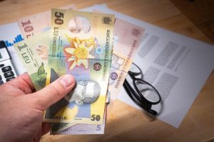 Căutând promisiuni neîmplinite: Povestea unui tânăr angajat în industria auto și realitatea locului de muncă