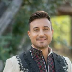 Valentin Sanfira și Lecțiile Durerii: Cum Trădarea l-a Întărit ca Artist și Om