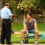 Consecințele Ignoranței: Amenzile pentru Comportamentele Inadecvate în Spațiul Public din România