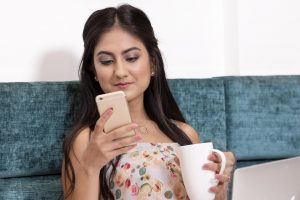 Impactul Scroll-ului Pe Rețelele Sociale Asupra Memoriei și Sănătății Mintale: O Analiză Profundă