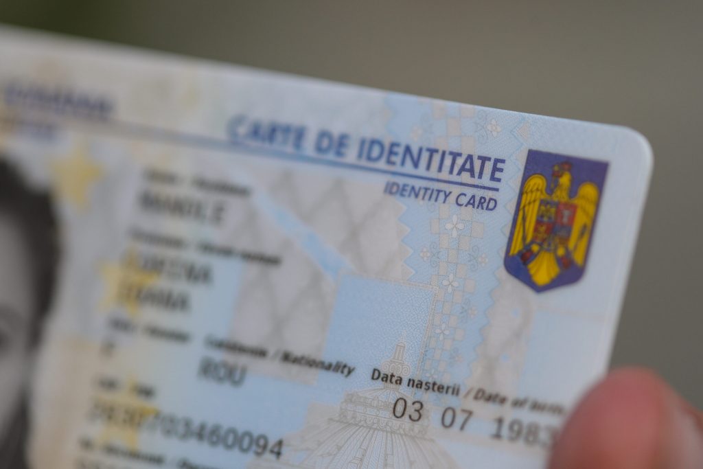 Românii se pregătesc pentru schimbarea: Taxele pentru buletinul electronic încep pe 1 iulie