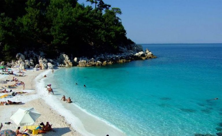 Vacanță în Thassos: Costuri, Perspective și Impactul Turismului Românesc