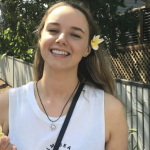 Tragedia unei tinere influencerițe: O analiză detaliată a circumstanțelor morții la naștere