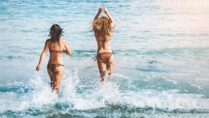 Românii și Vacanțele de Vară: Preferințe și Strategii în Timpul Scumpirilor din Turism