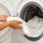 Impactul timpului petrecut în uscător: Cum să îngrijim hainele corect și de ce contează